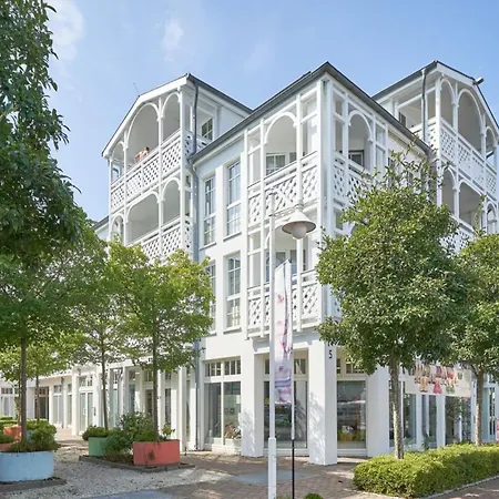 Geraeumige Mit Balkon Und Wlan In Apartment